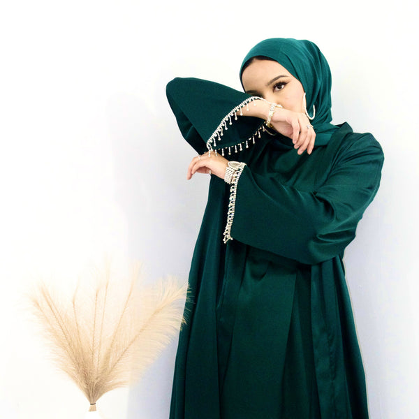 Rehana Crystal Abaya Set in Emerald Green Mync Boutique Rehana Crystal Abaya Set in Emerald Green Mync Boutique